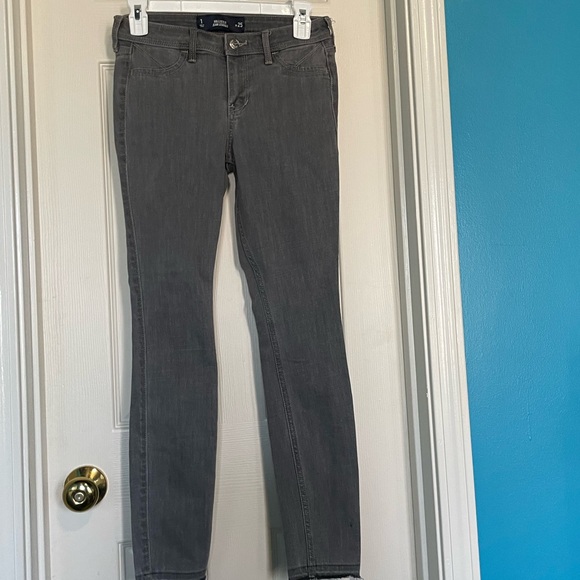 Never Worn Hollister Gray Jean Legging - Picture 2 of 6